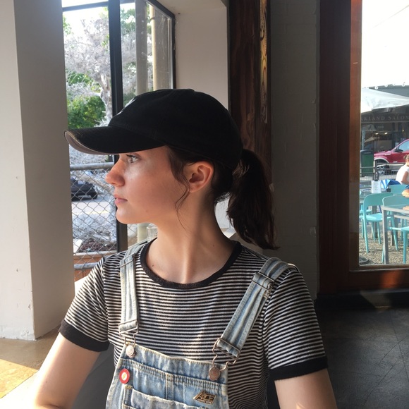 Profile Picture of Allison Molvik (@allyrose233) on Poshmark