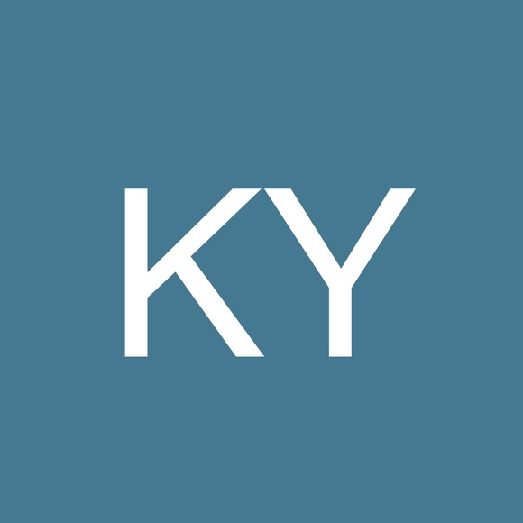 Profile Picture of Katherine Yantzer (@kyantzer) on Poshmark