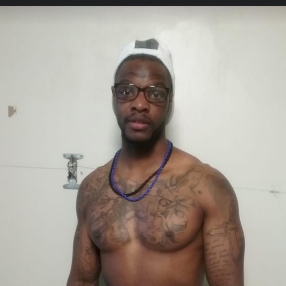 Profile Picture of Jonathan Smith (@jsvon87) on Poshmark