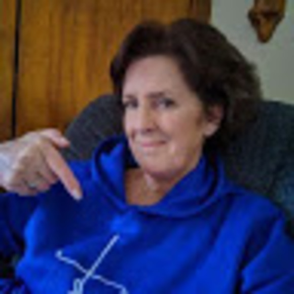 Profile Picture of Conniebaas Schuiling (@conniebaass) on Poshmark