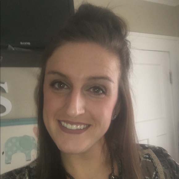 Mackenzie Trullinger - Poshmark Profile Picture of Mackenzie Trullinger (@mtrullinger) on Poshmark