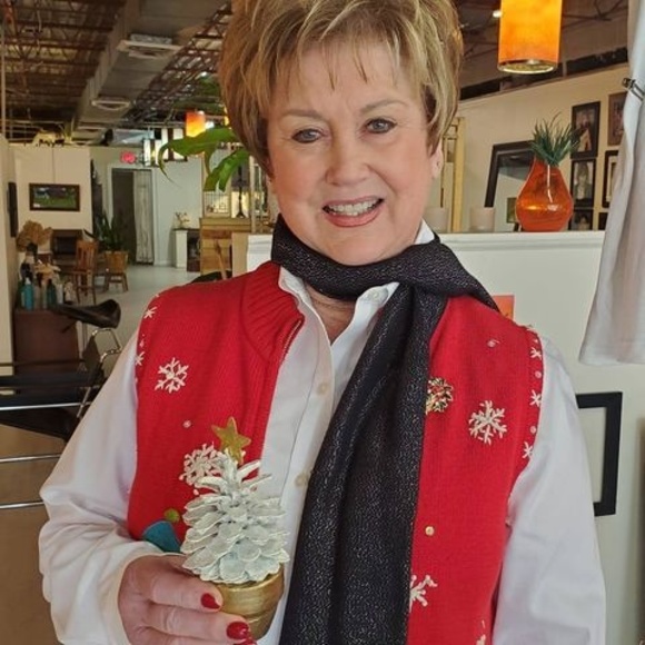 Profile Picture of Alexis Heflin (@alexisheflin43) on Poshmark