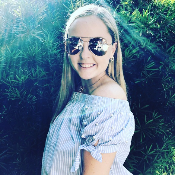 Profile Picture of Phoebe Funai (@preppywithpk) on Poshmark