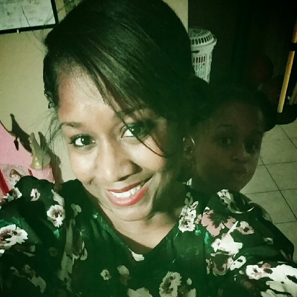 Profile Picture of Sherigraica Harrell (@latrice0587) on Poshmark