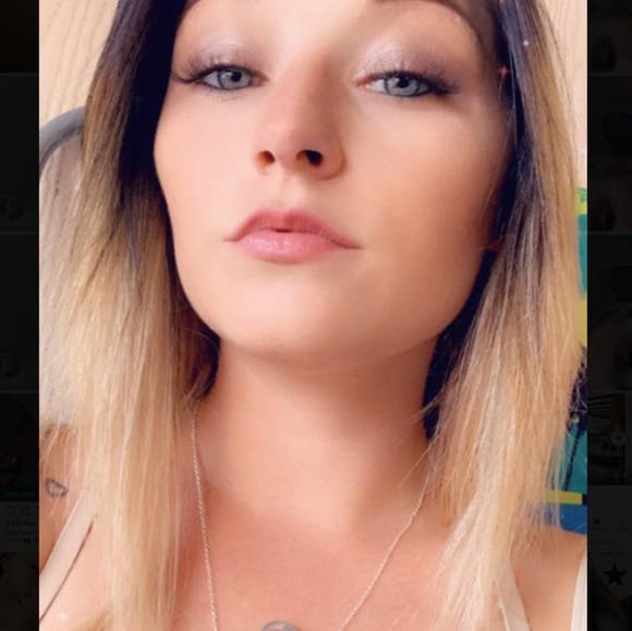 Profile Picture of Brittany Montz (@brittmontz) on Poshmark