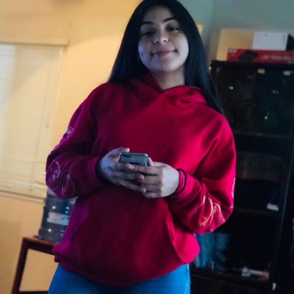 Profile Picture of Monse Malagon (@monsemalagon) on Poshmark