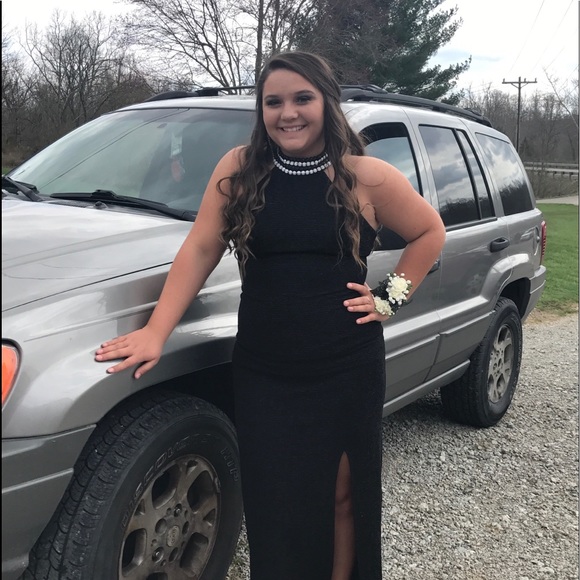 Profile Picture of Hannah Purdin (@hepurdin) on Poshmark