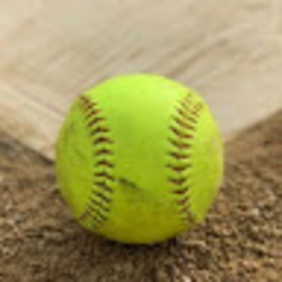 Profile Picture of Kasie Zemaitis (@51902) on Poshmark