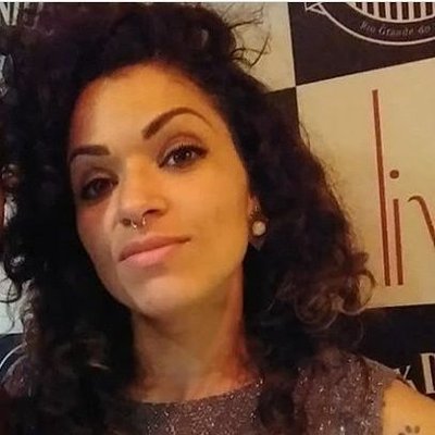 Profile Picture of Cláudia Niles (@ClaudiaNiles) on Twitter