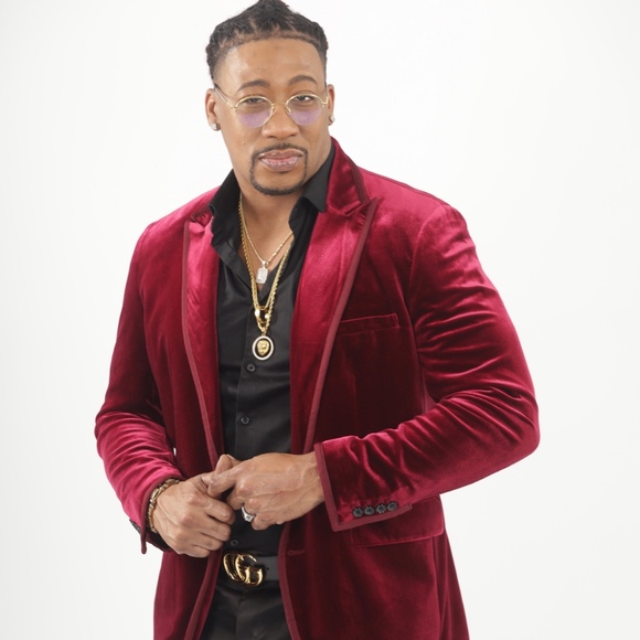 Profile Picture of Reginald Steele (@sirantwone05) on Poshmark