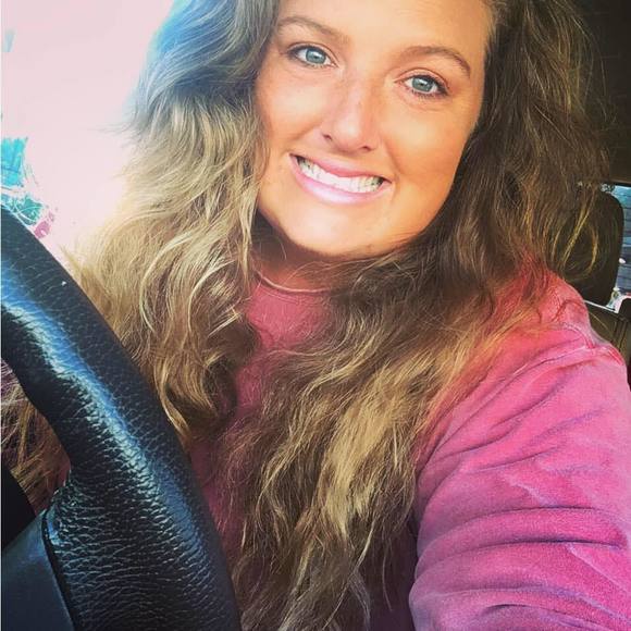 Profile Picture of Megan Engeler (@megan_trainer) on Poshmark