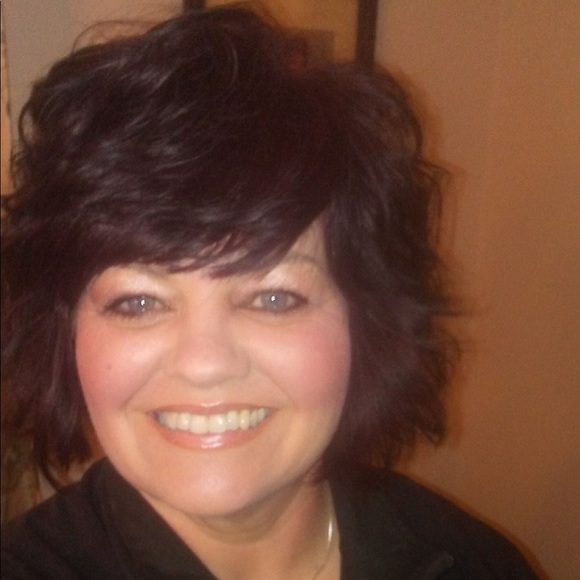 Profile Picture of Renee Phillips (@rsphillips825) on Poshmark