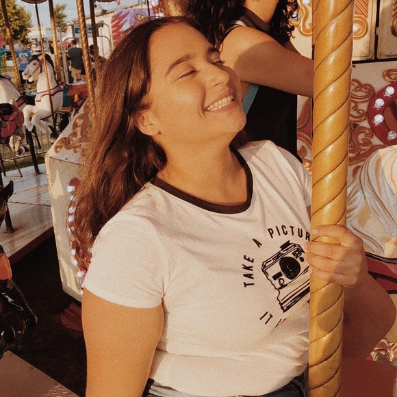 Profile Picture of Colette Poree (@cleanslatee) on Poshmark