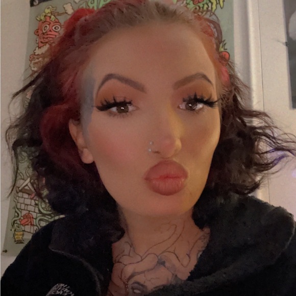 Profile Picture of Syndelle Green (@sindelle1998) on Poshmark