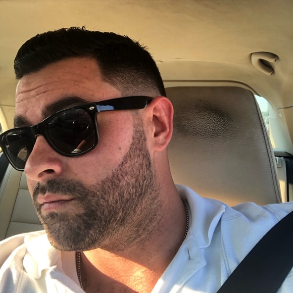 Profile Picture of Patrick Groundwater (@pground) on Poshmark