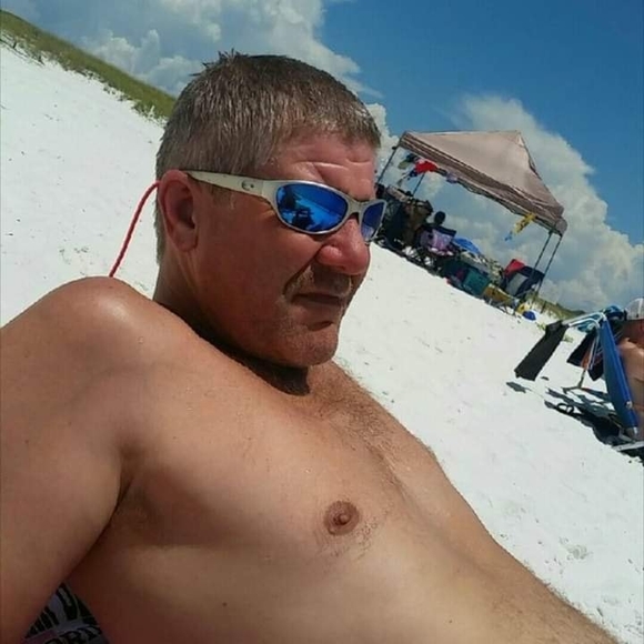 Profile Picture of Glenn Keller (@kellerglenn) on Poshmark