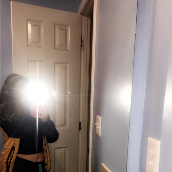 Profile Picture of Carrie Penwell (@carrie_penwell) on Poshmark