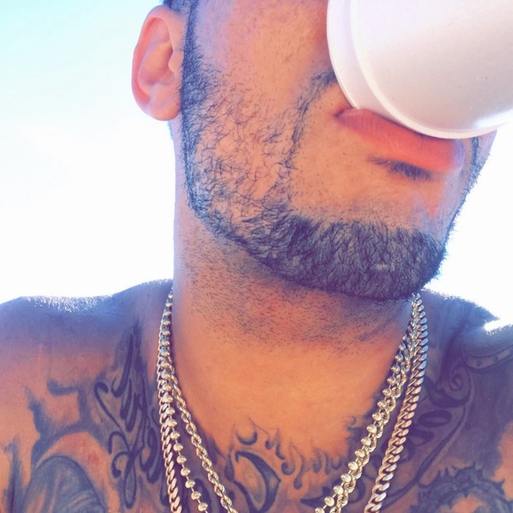 Profile Picture of Daniel Campos (@dubmoneybagz) on Poshmark
