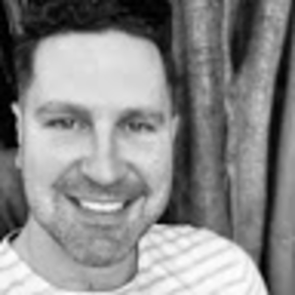 Profile Picture of Ryan Bates (@ryanbates1981) on Poshmark