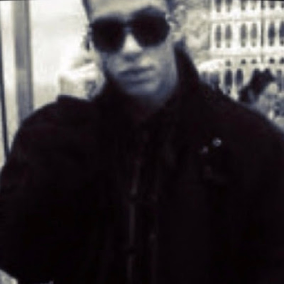 Profile Picture of William Donivan (@williamdonivan) on Poshmark