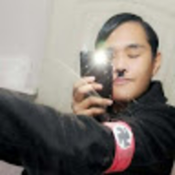 Profile Picture of Ingram Kayben (@robinsonlathlin) on Poshmark