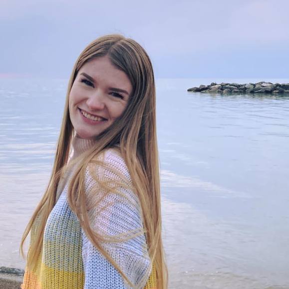 Abigail Prawitz - Poshmark Profile Picture of Abigail Prawitz (@aepvd821) on Poshmark