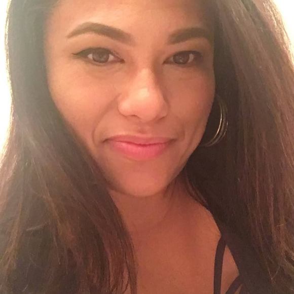 Profile Picture of Cyrilla Cavan (@makadolphin4) on Poshmark