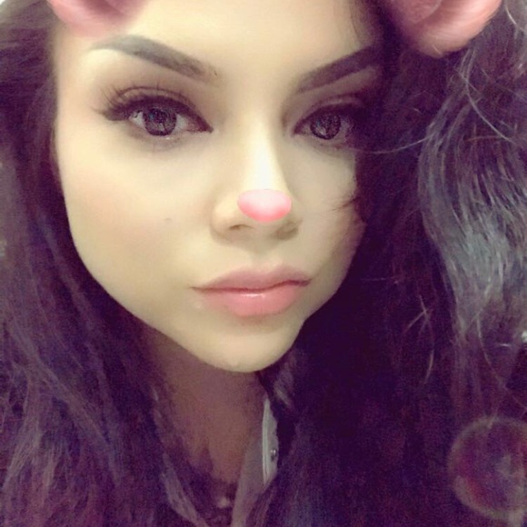 Violeta Gallardo - Poshmark Profile Picture of Violeta Gallardo (@violettgallardo) on Poshmark