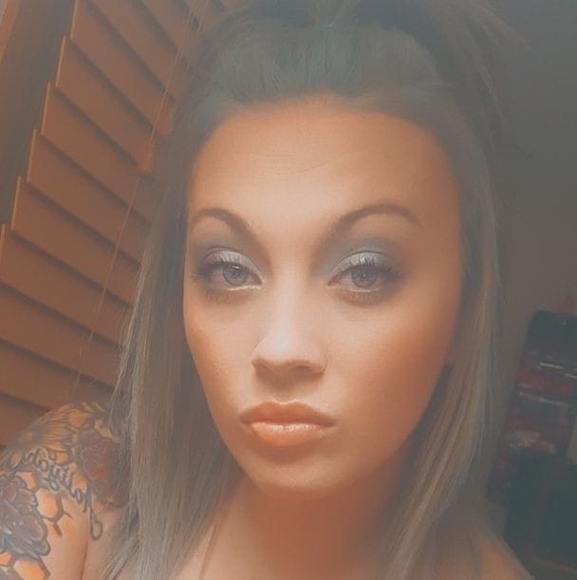 Profile Picture of Bobbie Adkins (@bgenay2014) on Poshmark