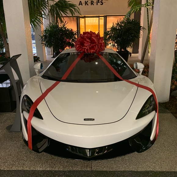 Profile Picture of Robert Petrie (@robpetrie98) on Poshmark