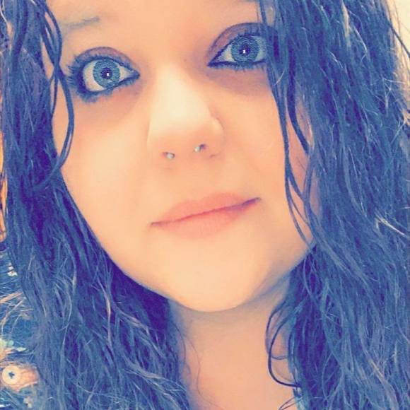 Profile Picture of Johanna Basinski (@jbasinski17) on Poshmark