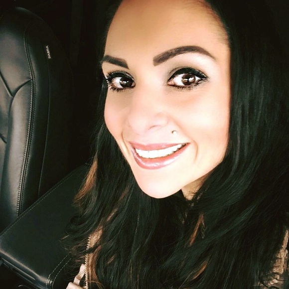 Profile Picture of Bethany Crofton (@kblaga) on Poshmark