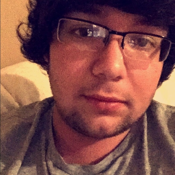 Profile Picture of Aaron Bolden (@hootwe) on Poshmark