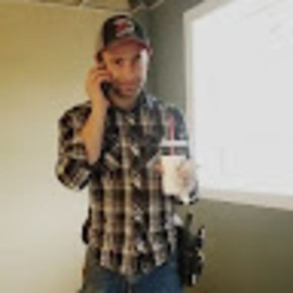 Profile Picture of Vlad Kravets (@vlad_kravets) on Poshmark