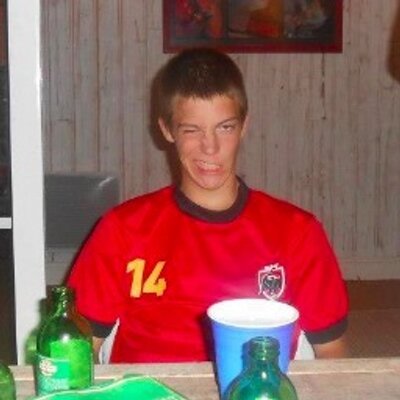 Profile Picture of Simon De Crane (@SimondeCrane) on Twitter
