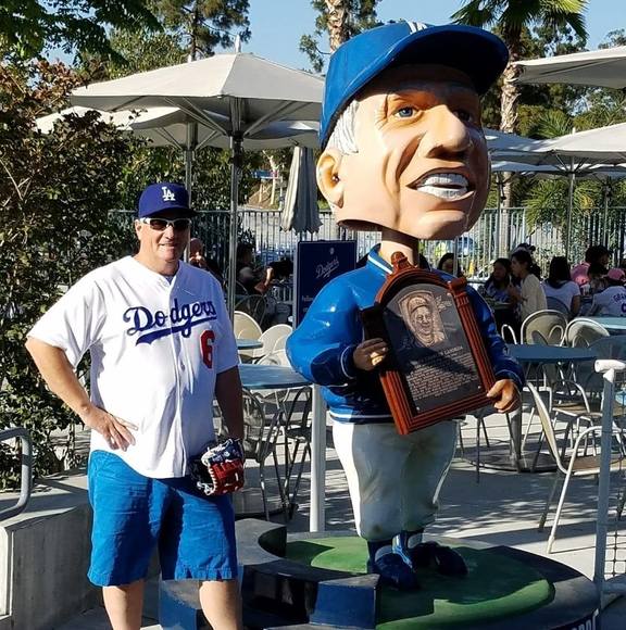 Profile Picture of Rick Efting (@lasmog) on Poshmark