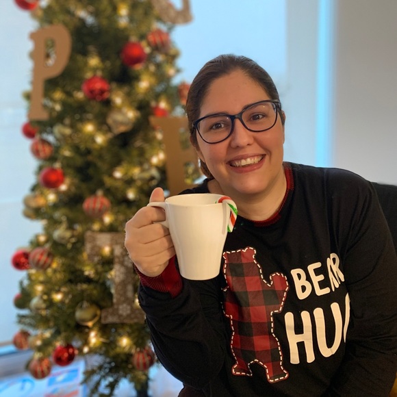 Profile Picture of Gabriela Calado (@gabiporpino) on Poshmark