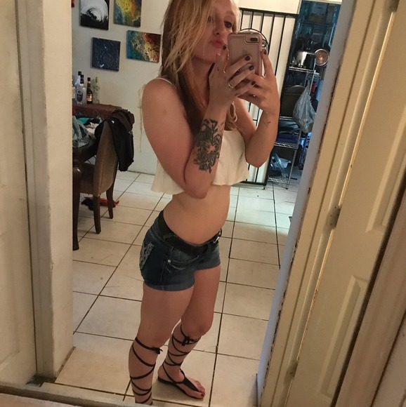 Profile Picture of Dawn Hays (@dawn_hays) on Poshmark