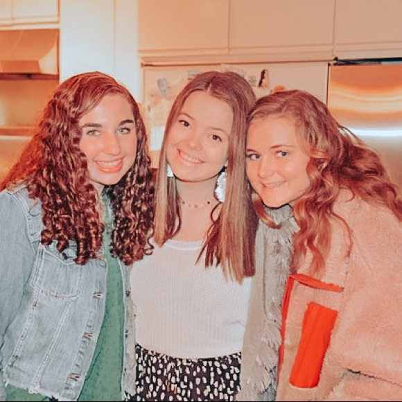 Profile Picture of Katelyn Owen (@katelyne_owen) on Poshmark