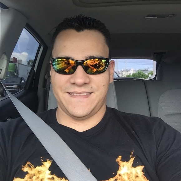 Profile Picture of Mauricio Patino (@mauricio04) on Poshmark