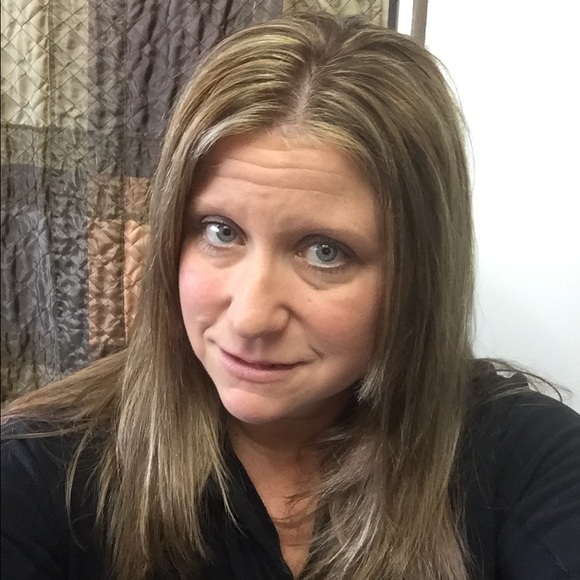 Profile Picture of Amy Maciag (@jknmac) on Poshmark