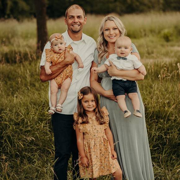 Profile Picture of Kaylee Prochniak (@krprochniak) on Poshmark