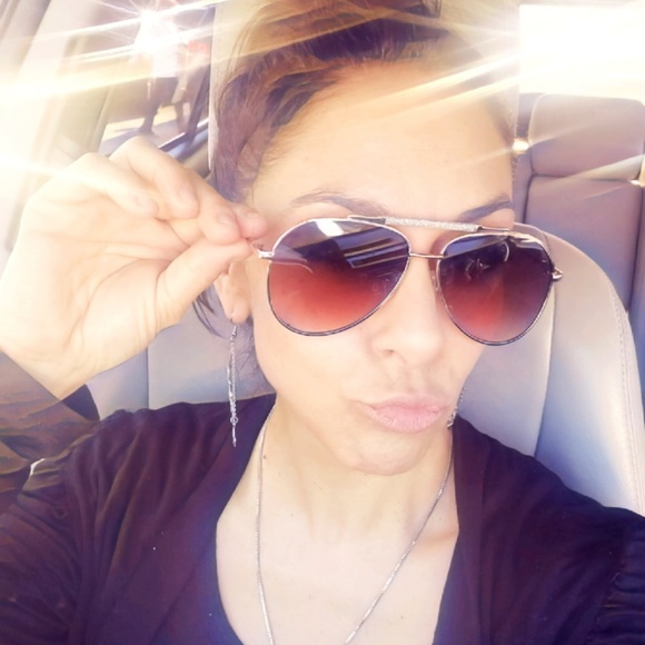 Profile Picture of Elana Trencher (@elanatrencher76) on Poshmark