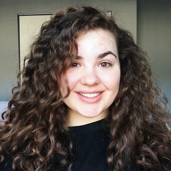 Profile Picture of Maggie Mcgovern (@maggie_mcgovern) on Poshmark