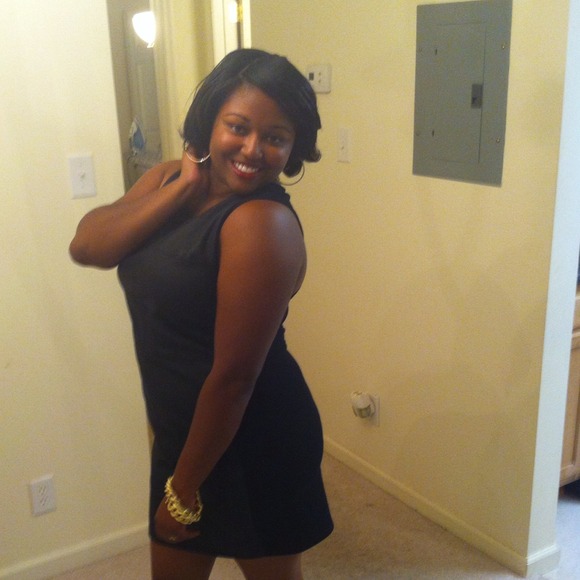 Profile Picture of Christi Winborne (@cjenae) on Poshmark