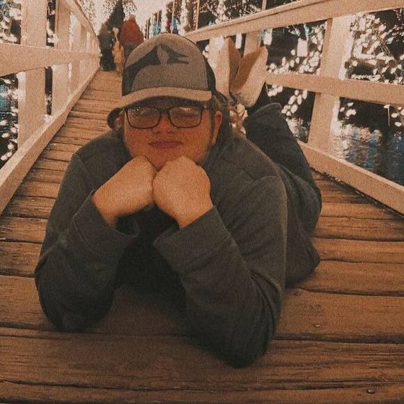 Profile Picture of Darren Bailey (@darrenthesloth) on Poshmark