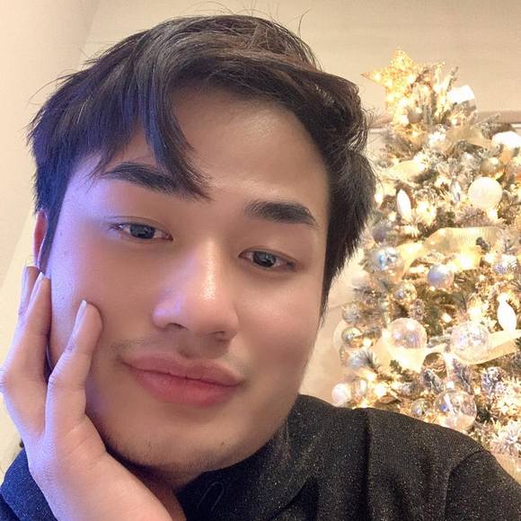 Profile Picture of Anton Nguyen (@antonnguyen) on Poshmark