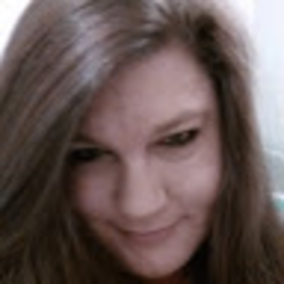 Profile Picture of Cathy Canavan (@canavancathy14) on Poshmark