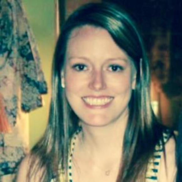 Profile Picture of Lindsey Bownds (@lindseybownds) on Poshmark