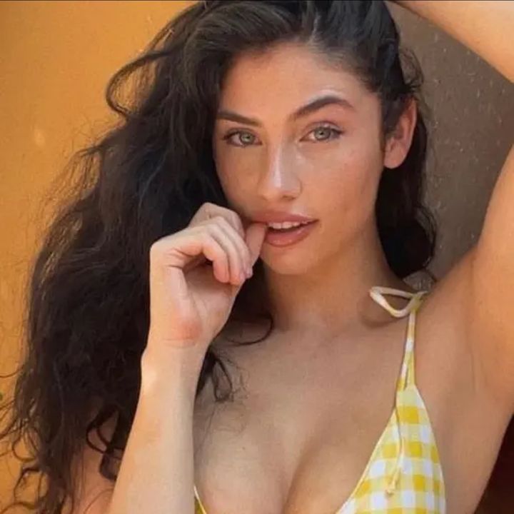 Profile Picture of Maud Elena (@maud.elena) on Tiktok